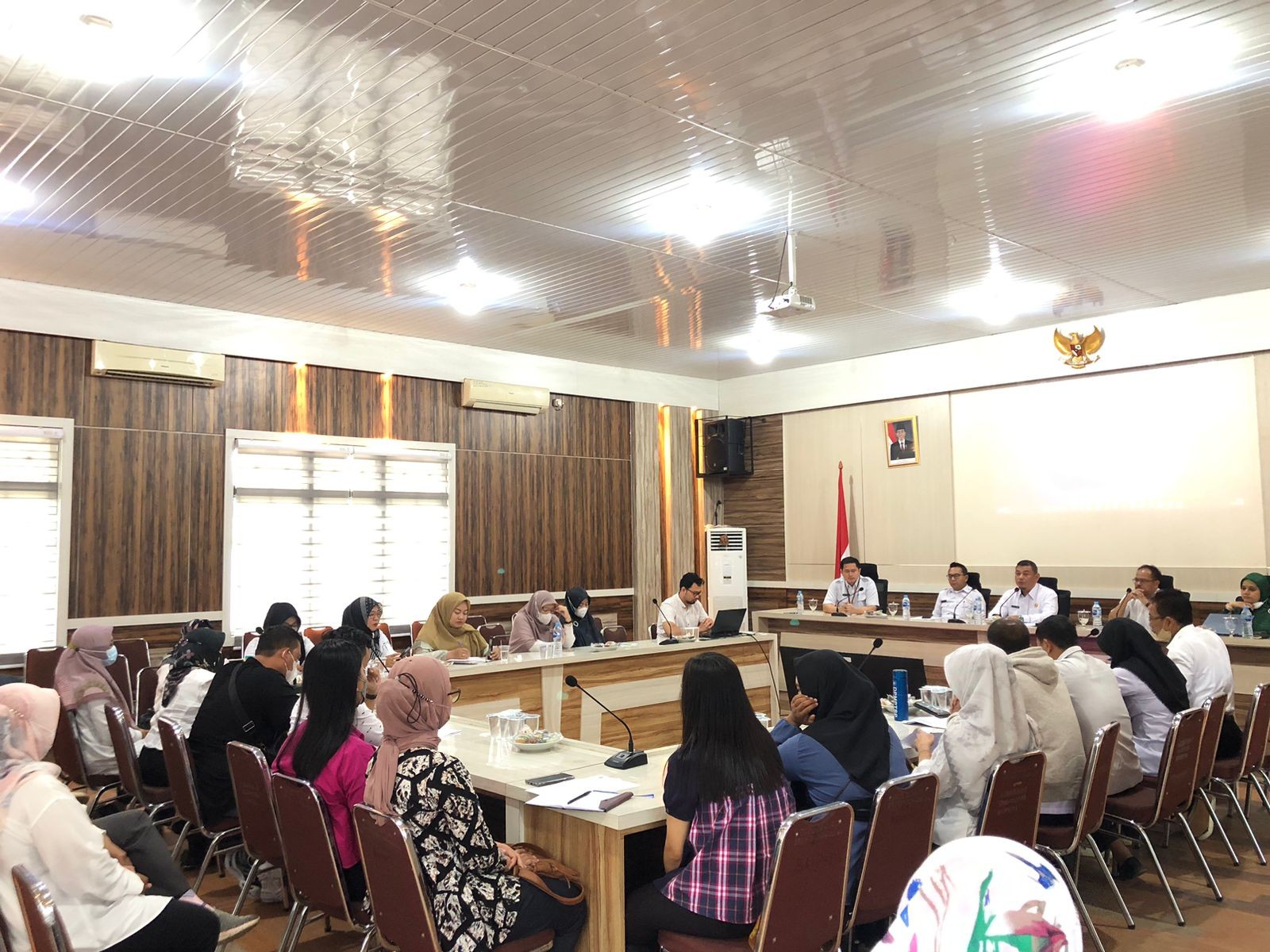 BUKA FGD II KOPERASI DAN UMKM, BELLY: KAMI DI BAPPEDA INI HARUS BY DATA